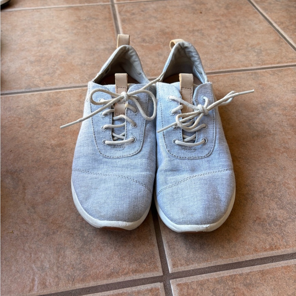 Women’s TOMS